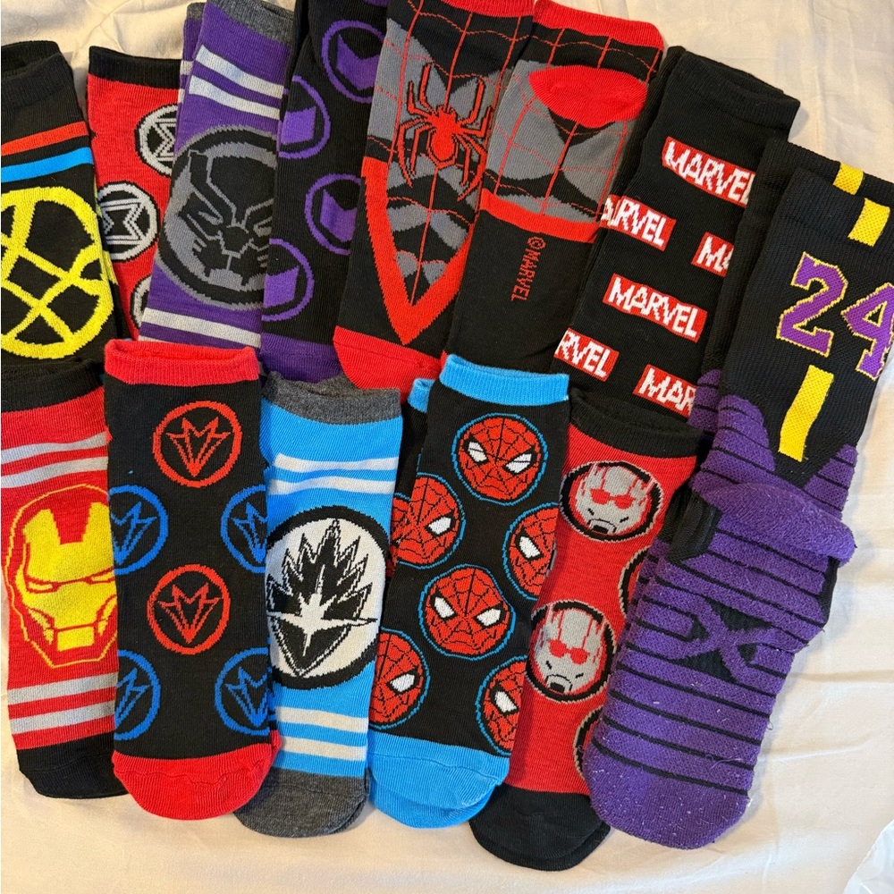 Bundle, 1 pair Kobe and 12 pairs Marvel Socks